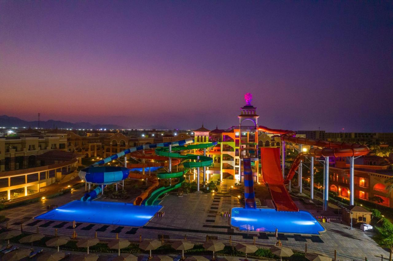 Charmillion Gardens Aquapark Ξενοδοχείο Σαρμ Ελ Σέιχ Εξωτερικό φωτογραφία The water park at night