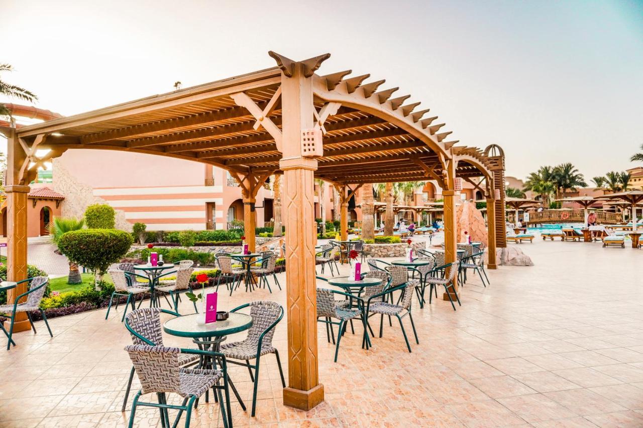 Charmillion Gardens Aquapark Ξενοδοχείο Σαρμ Ελ Σέιχ Εξωτερικό φωτογραφία The hotel's pool area